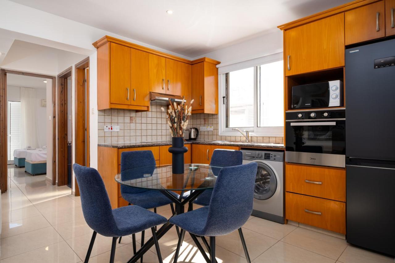 The Saline Views Makenzy Apartment Ларнака Екстериор снимка
