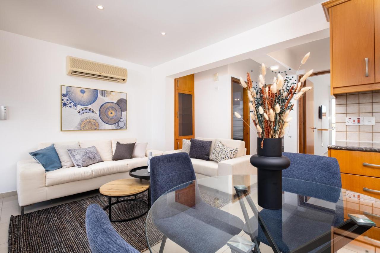 The Saline Views Makenzy Apartment Ларнака Екстериор снимка