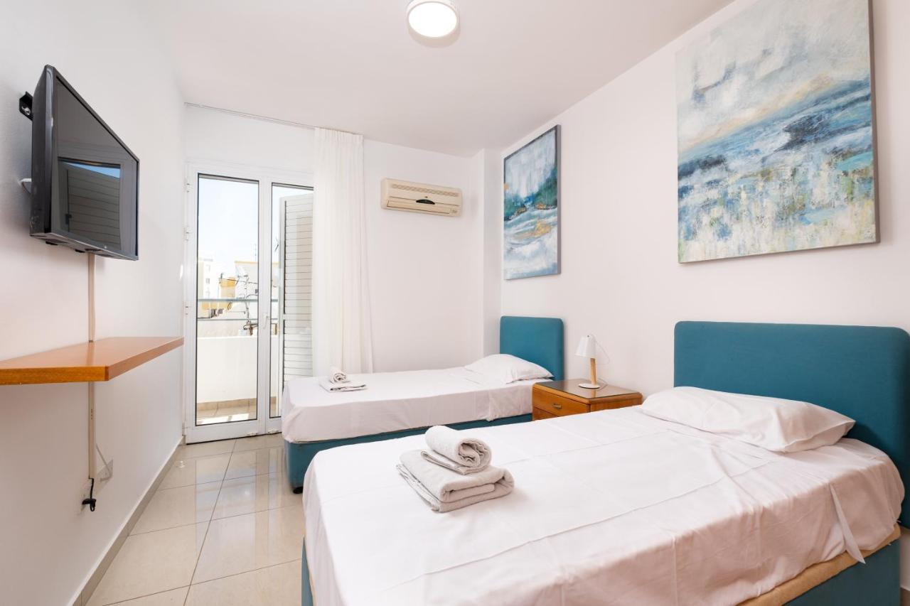 The Saline Views Makenzy Apartment Ларнака Екстериор снимка
