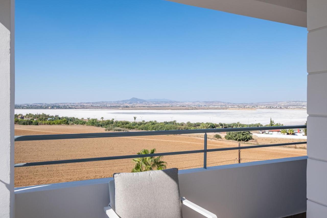 The Saline Views Makenzy Apartment Ларнака Екстериор снимка